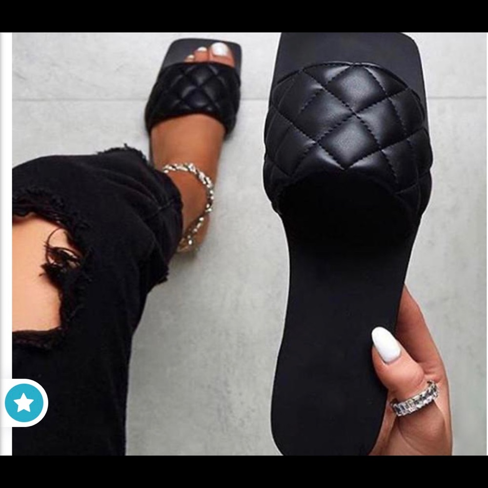 Black square toe slides